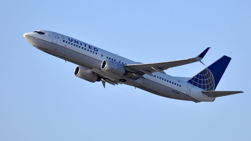 united airlines flight ua770 emergency diversion